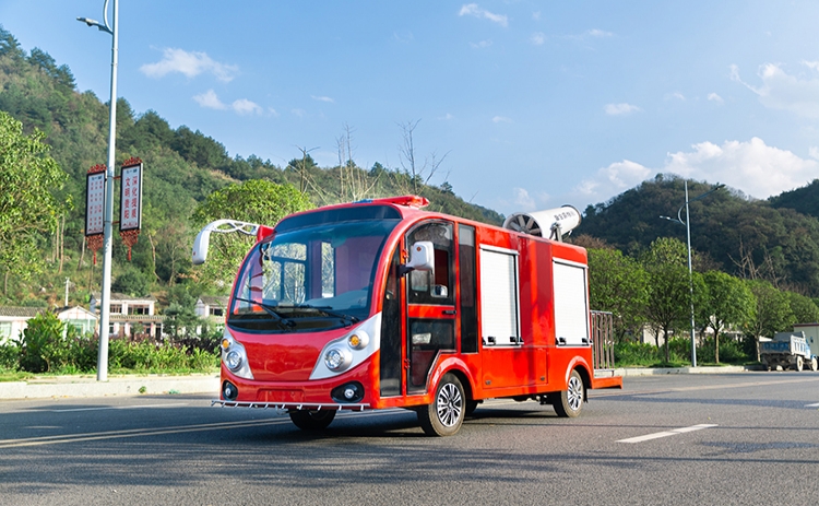 2座除塵車，道路降塵霧炮車